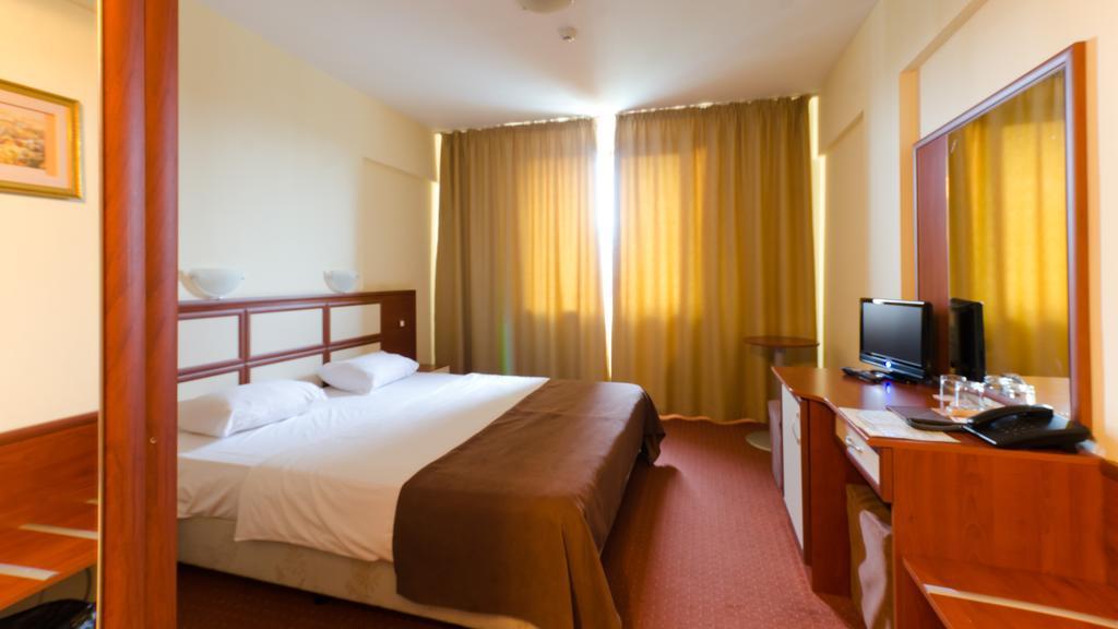 Nadejda Hotel صوفيا المظهر الخارجي الصورة